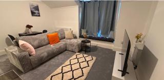 Freshly Redesigned Maisonette Near Hampton Court Fast Wi-Fi - 2