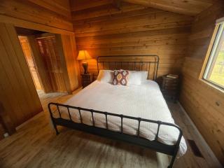 Lakeview Mountain Retreat - Private, Modern, Fun - 2