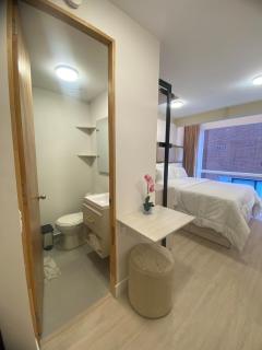 Elegant 1-Bedroom Apartment with Coworking Space - 4