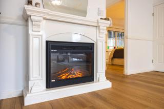 Stylish, Spacious Retreat with Plunge Pool - Casa Cranbrook - 6