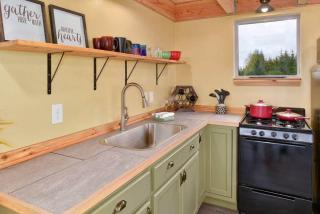 Iris-Fireweed Meadow Vacation Rental - 1