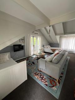 Group Retreat Two Units in Gooseberry Hill - 6