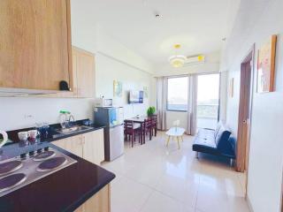 City Center Near Mall BIG 2 BEDROOM 2 RESTROOM City View Family-Friendly SHORE 2 RESIDENCE Tower 1 - 0