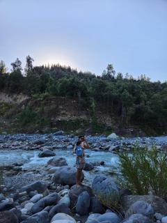 Espacios para carpa junto al río Claro Los Queñes, trae tu carpa y quipo de acampar, camas de cuarzo y acceso privado al rio - 2