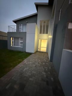 5 Bedroom house in Ocean View Swakopmund - 8