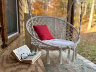 Romantic Cabin, Hot Tub, Lake Access, OutdoorLiving! - 5