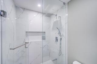 Cozy Studio with 2 Beds & Private Bathroom - 2