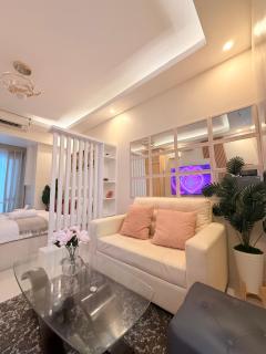 Luxe Xcape - Stylish and cozy vibes in Quezon City - 9