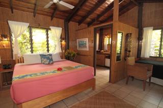 Coconut Grove Beachfront Cottages - Matei - 8