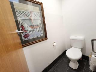 Private king guest room 2 with free parking - 9