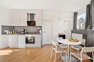 LivingLike-4P-central-modern-private-parking - 2