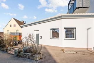 LivingLike-4P-central-modern-private-parking - 4