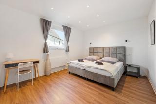 LivingLike-4P-central-modern-private-parking - 8