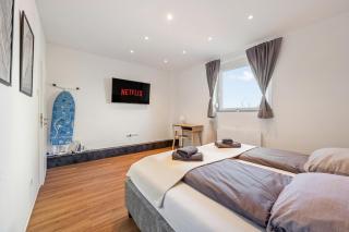 LivingLike-4P-central-modern-private-parking - 8