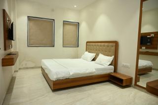 Sky suites n banquet hall - 9