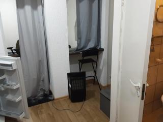 Frankes Cozy One Bedroom Apartment - 1