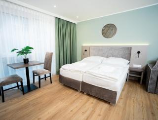 Living Inn am Schlosspark - Zentral, Parkplatz und Kitchenette - 1