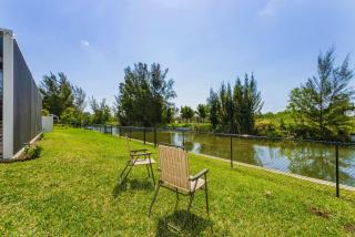 Becky Villa - 6