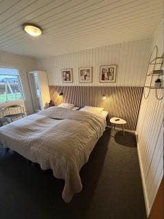 Family Holiday Home with Jacuzzi and Fireplace - 1