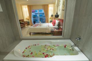 Baitong Heritage Hotel - 9