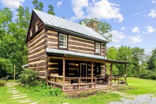 Historic Restored Farmhouse with Cowboy Cauldron Fire Pit Near Ice Mountain, Capon Bridge, West Virginia - 4