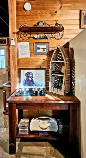 Peaceful Woodland Lodge on 8 Acres Near Bennett Spring State Park – Lebanon, Missouri - 1