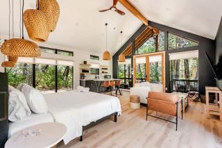 Tranquil Modern Cabin with Friendly Farm Animals & Pond Views Near Cedar Creek, Texas - 3