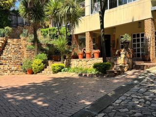 Emmarentia Suite - 2