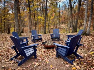 Bright Woodland Chalet with Hot Tub & Fireplace Near Berkeley Springs, Hedgesville, WV - 3