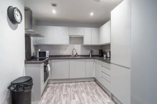 Contemporary 1 Bedroom Apartment in Liverpool - 6
