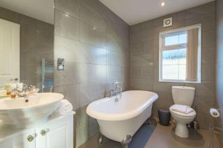 Stewarts Resort Lodge 4 - 7