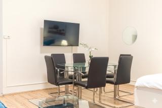 Cozy 2-Bedroom Apartment Near Westbahnhof - 7