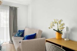 Modern Apartment with Parking & Balcony Remote Work Malta Lake Area by Noclegi Renters - 3