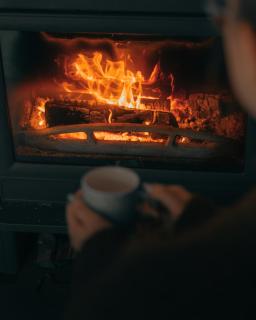 Briežu Stacija Forest Cabin with Hot Tub - 8