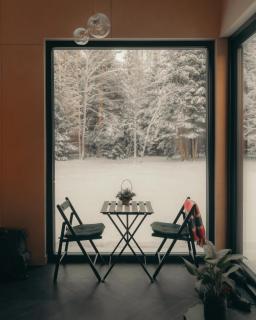 Briežu Stacija Forest Cabin with Hot Tub - 8