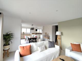 Spacieuse et élégante familiale à 400m de la mer - 8