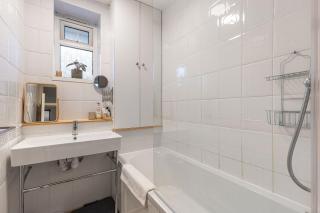 GuestReady - Charming Camberwell stay with Balcony - 3