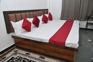 pitambara studio apartment with kitchen - 9