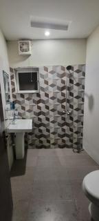 CasaAura 2BHK Johar Town Self Checkin - 8