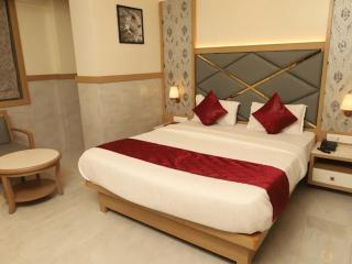 Hotel Sapphire Inn - 7