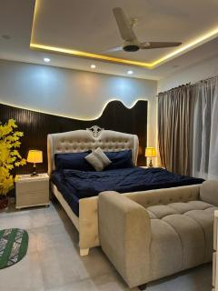 Premium Classic 1BHK Suite with Balcony - 8