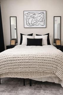 Modern Comfort Stay ,Relax and Recharge - 5