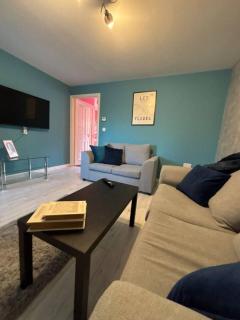 Spacious 3BR | Home in Bolton | Cotton Meadows - 3