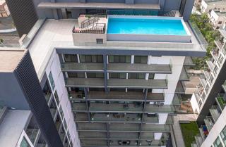 GHromance and Flow-brand new condo with roof top pool1 bed and Den - 9