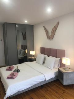 Gold Angel - Posen - 7