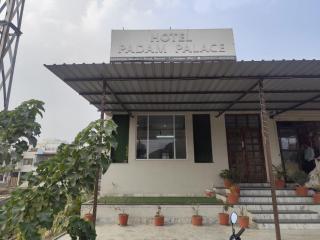 Hotel PADAM PALACE & GARDEN - 4