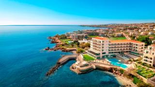 Zeus Essence Ramada by Wyndham Athens - 0