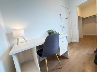 Monash Ensuite room with shared kitchen & laundry - 4