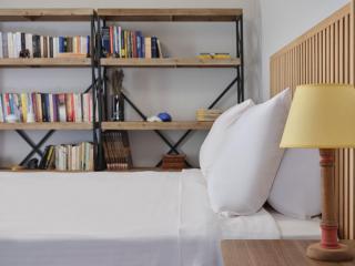 Elegant Boutique Apt in Kifissia - 2