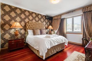 Cliff View Apartment - By Wehost - 1